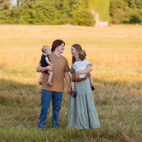 Meet your Posher, Ashlyn - Picture 1 of 1